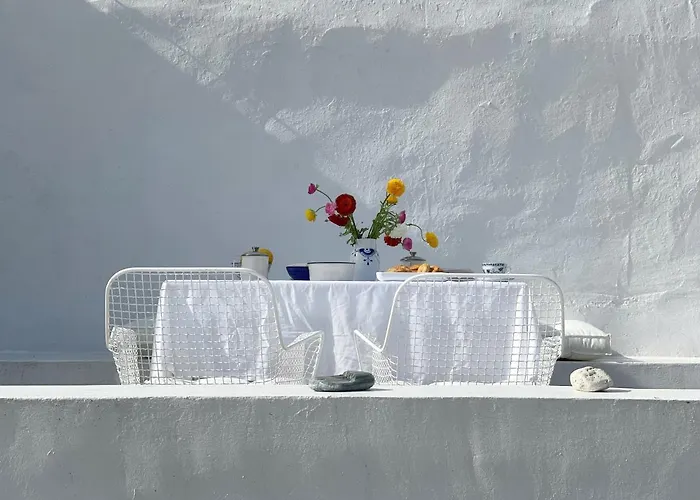 White Landsted Serifos Town