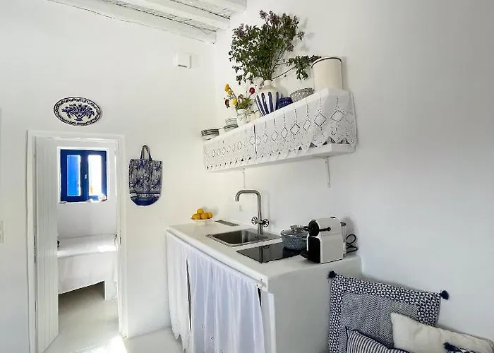 White * Serifos Town