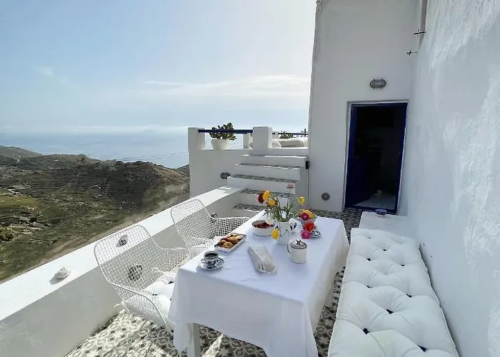 White * Serifos Town