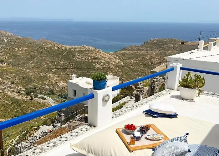 White Landsted Serifos Town