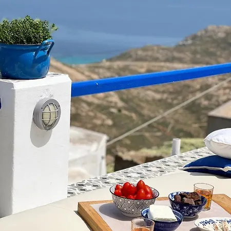 White בית כפרי *