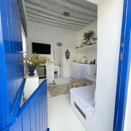 Летний дом White Serifos Town
