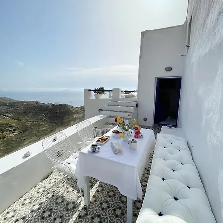 White * Serifos Town